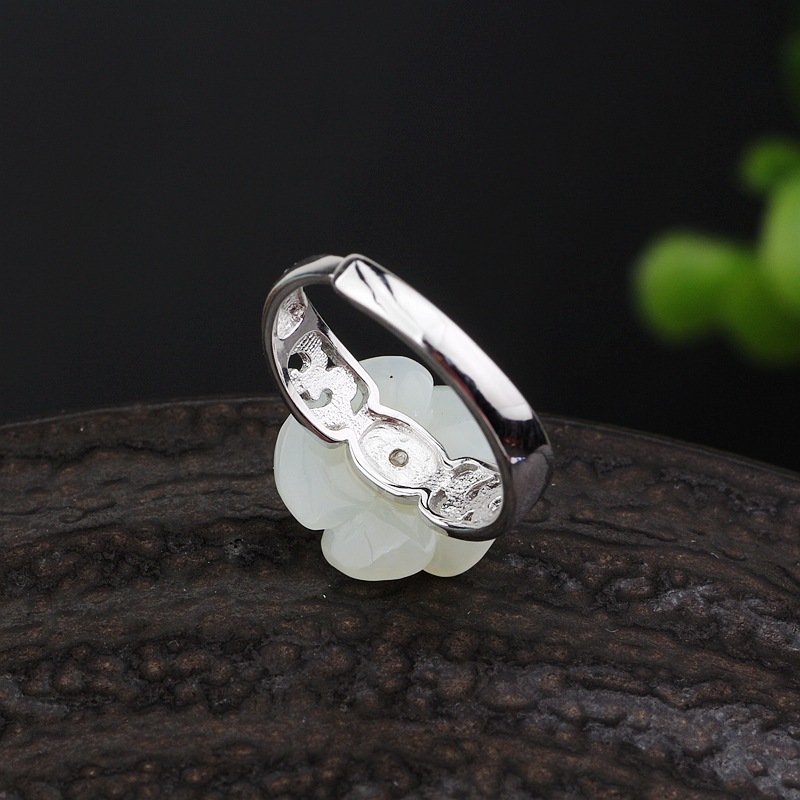 黑泰银饰批发 新款s925银镶天然和田玉白玉梅花开口戒指女款