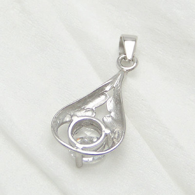 时尚饰品新风尚 镶锆天竺银吊坠的韩国潮流与批发商机